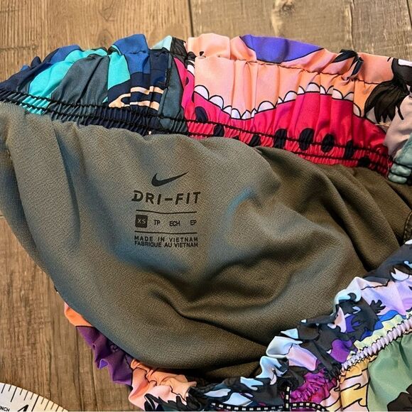 Nike Women's Icon Clash Tempo
Running Shorts size xs - Picture 13 of 13